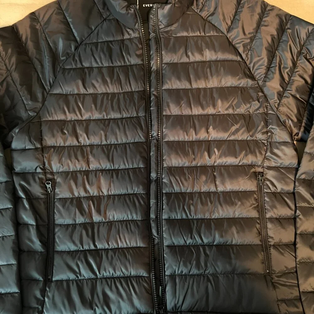 EVERLANE Women's Renew Lightweight Puffer Jacket - Black,  Size Large -  EUC - Picture 7 of 16
